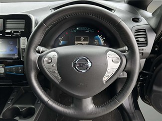 2017 Nissan Leaf - Thumbnail