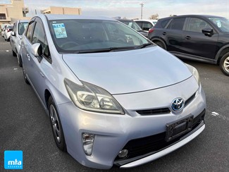 2013 Toyota Prius - Thumbnail