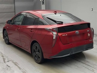 2017 Toyota Prius - Thumbnail