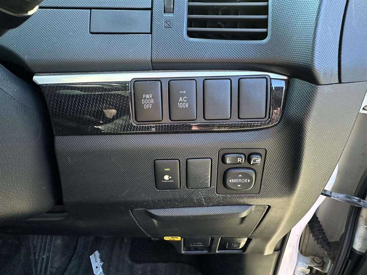 2013 Toyota Estima