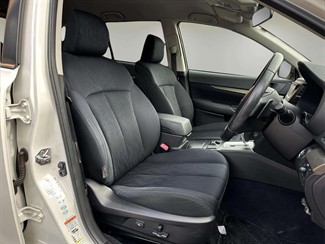 2013 Subaru Legacy - Thumbnail