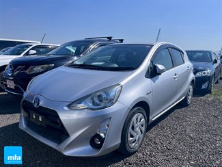2015 Toyota AQUA - Thumbnail
