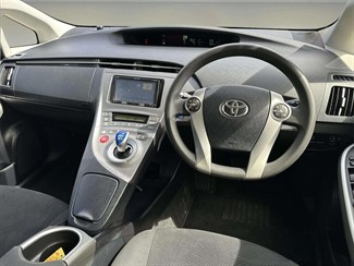2015 Toyota Prius - Thumbnail
