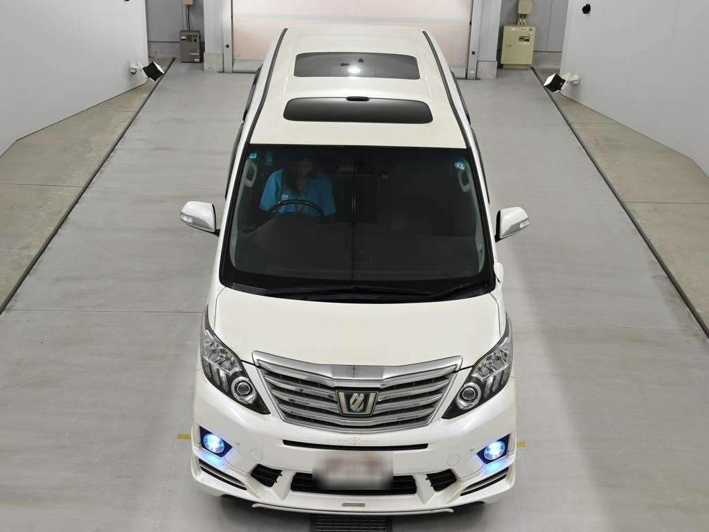 2012 Toyota Alphard