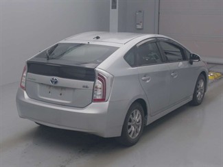 2015 Toyota Prius - Thumbnail