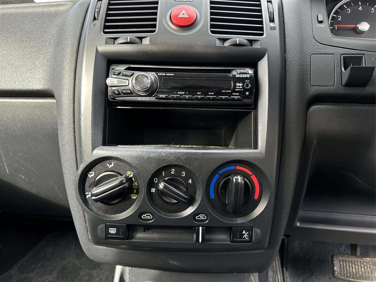 2006 Hyundai Tb