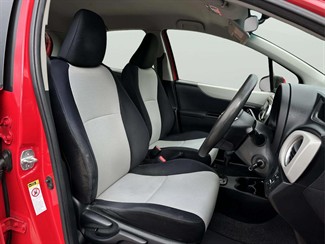 2012 Toyota Yaris - Thumbnail