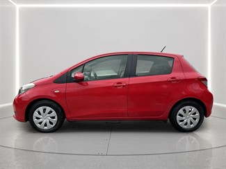 2012 Toyota Yaris - Thumbnail