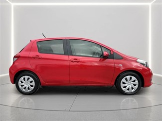 2012 Toyota Yaris - Thumbnail