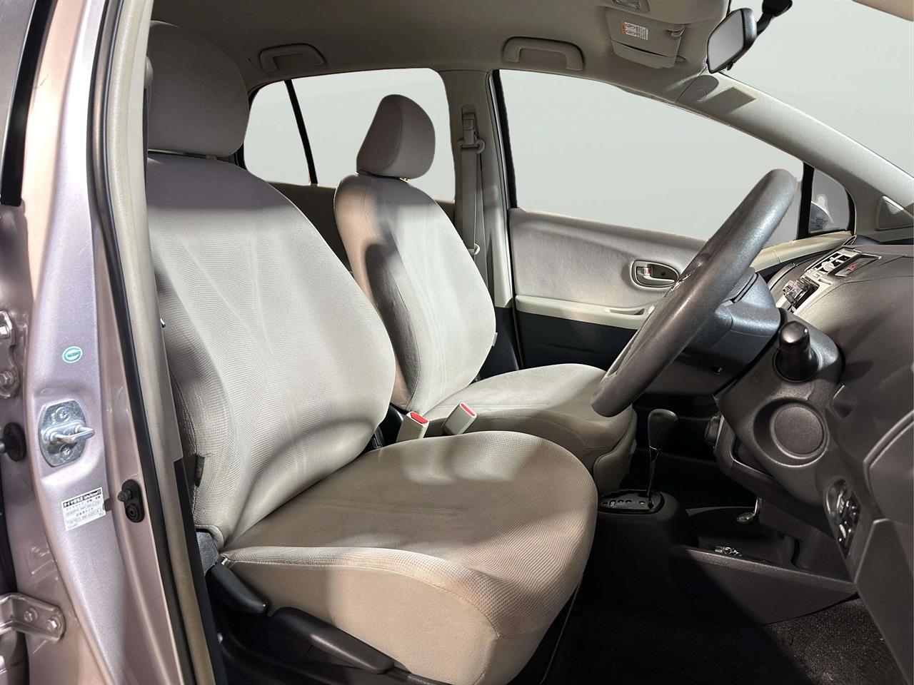 2006 Toyota Vitz