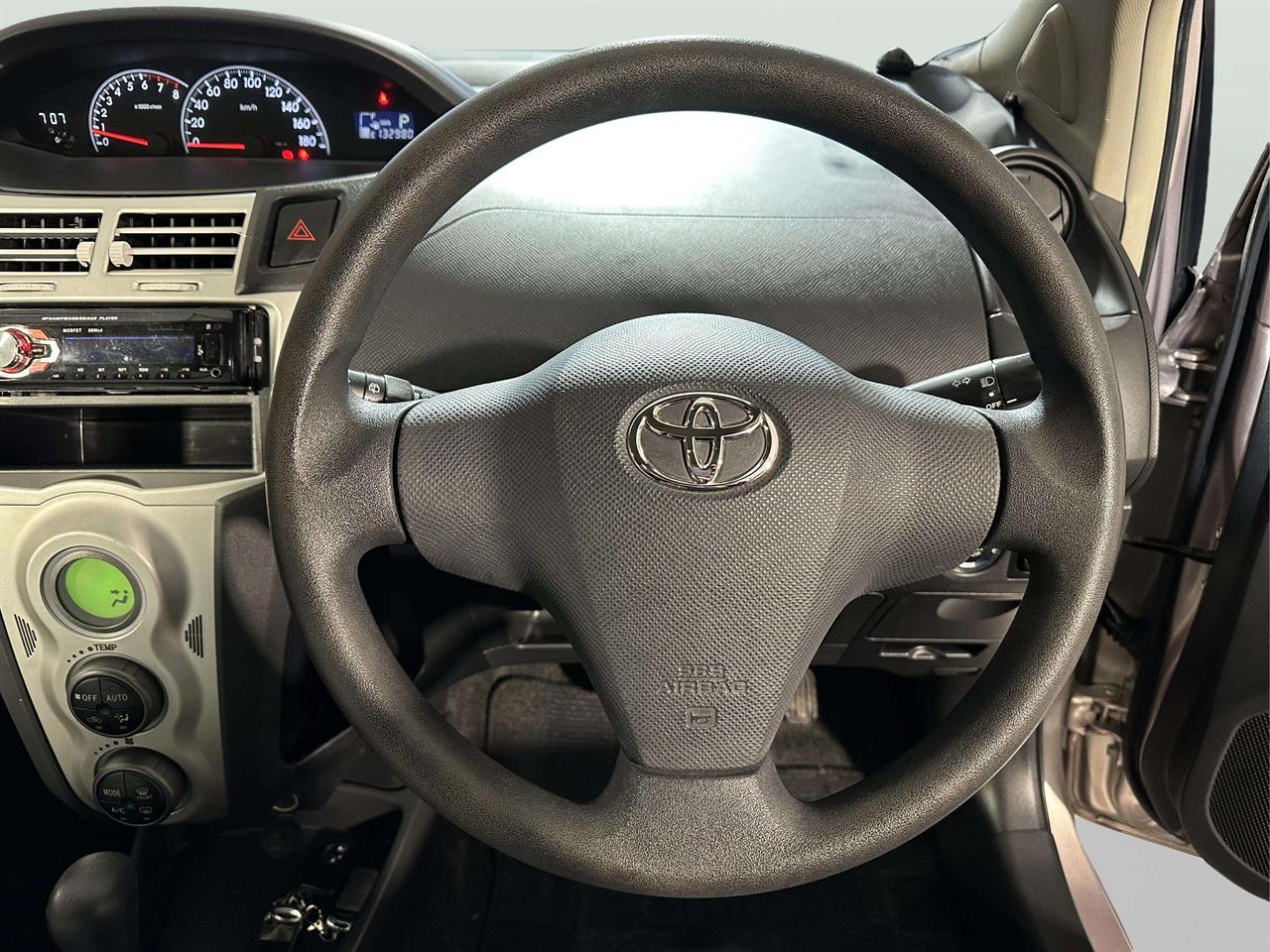 2006 Toyota Vitz