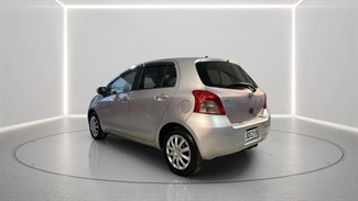 2006 Toyota Vitz - Thumbnail