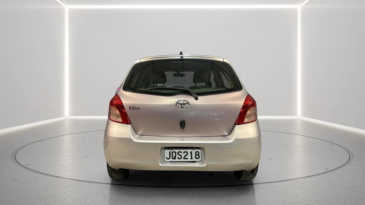 2006 Toyota Vitz