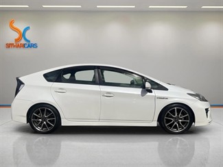 2013 Toyota Prius - Thumbnail