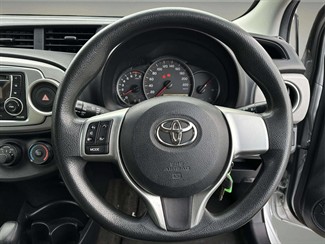 2013 Toyota Yaris - Thumbnail