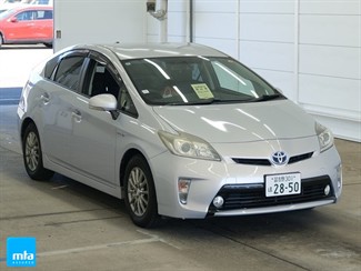 2013 Toyota Prius - Thumbnail