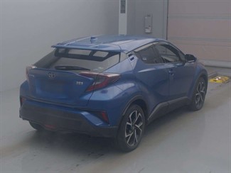 2017 Toyota C-HR - Thumbnail