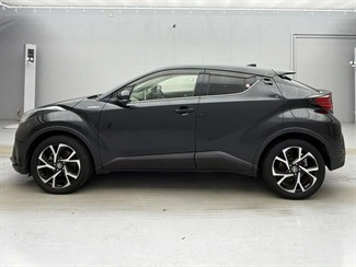 2020 Toyota C-HR - Thumbnail