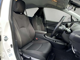 2019 Toyota Prius - Thumbnail