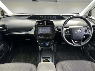 2019 Toyota Prius - Thumbnail