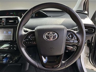 2019 Toyota Prius - Thumbnail