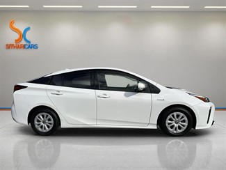 2019 Toyota Prius - Thumbnail