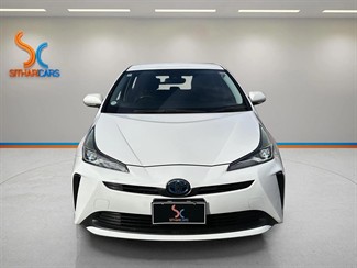 2019 Toyota Prius - Thumbnail