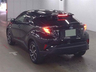 2017 Toyota C-HR - Thumbnail