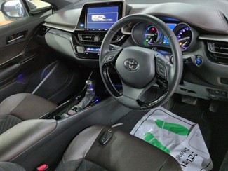 2017 Toyota C-HR - Thumbnail