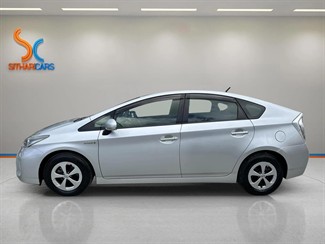 2013 Toyota Prius - Thumbnail