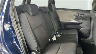 2010 Toyota WISH - Thumbnail