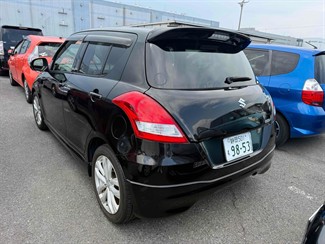 2015 Suzuki SWIFT - Thumbnail