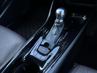 2017 Toyota C-HR - Thumbnail