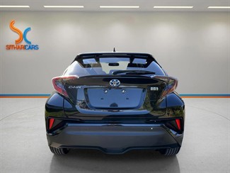 2017 Toyota C-HR - Thumbnail