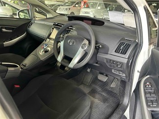 2015 Toyota Prius - Thumbnail