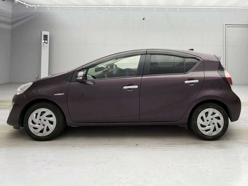 2016 Toyota AQUA