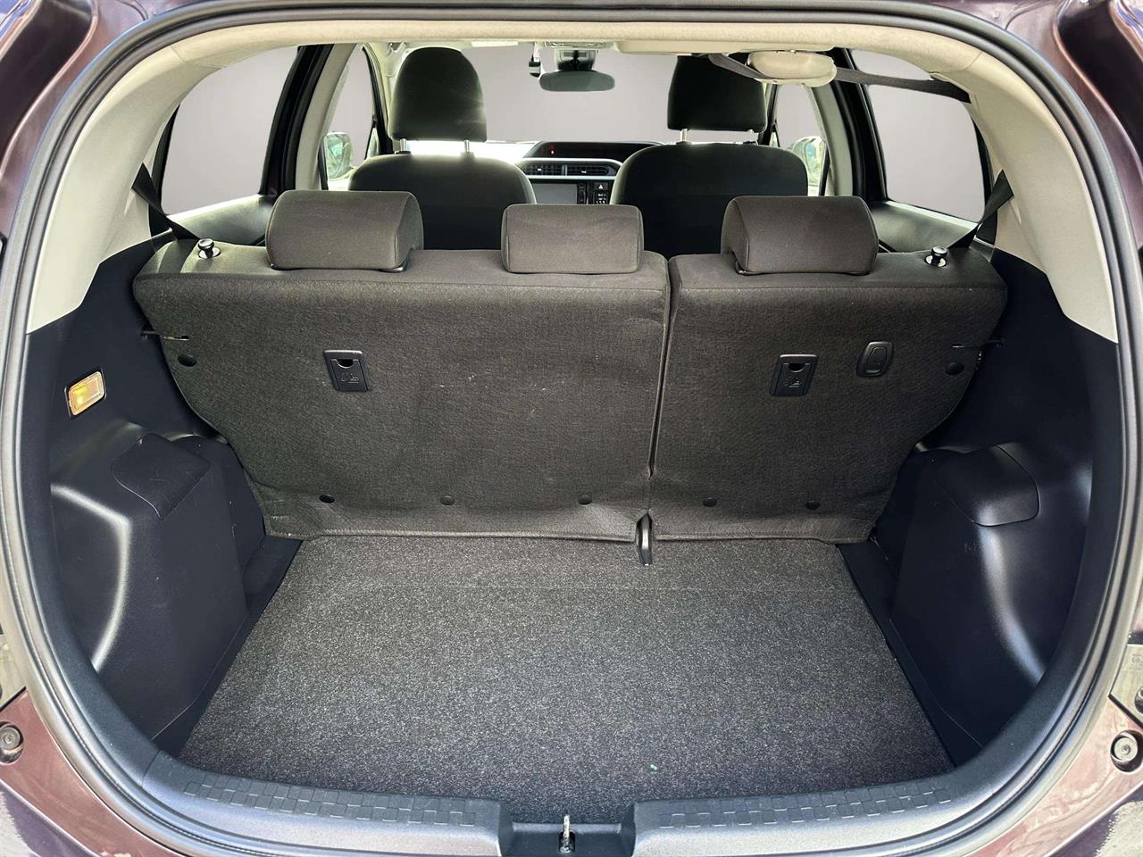 2016 Toyota AQUA