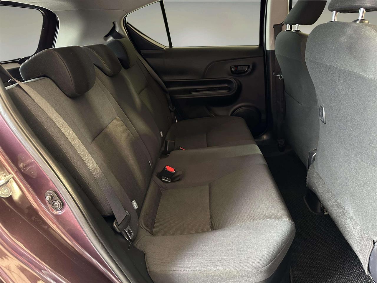 2016 Toyota AQUA