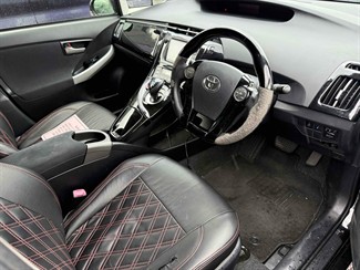 2013 Toyota Prius - Thumbnail