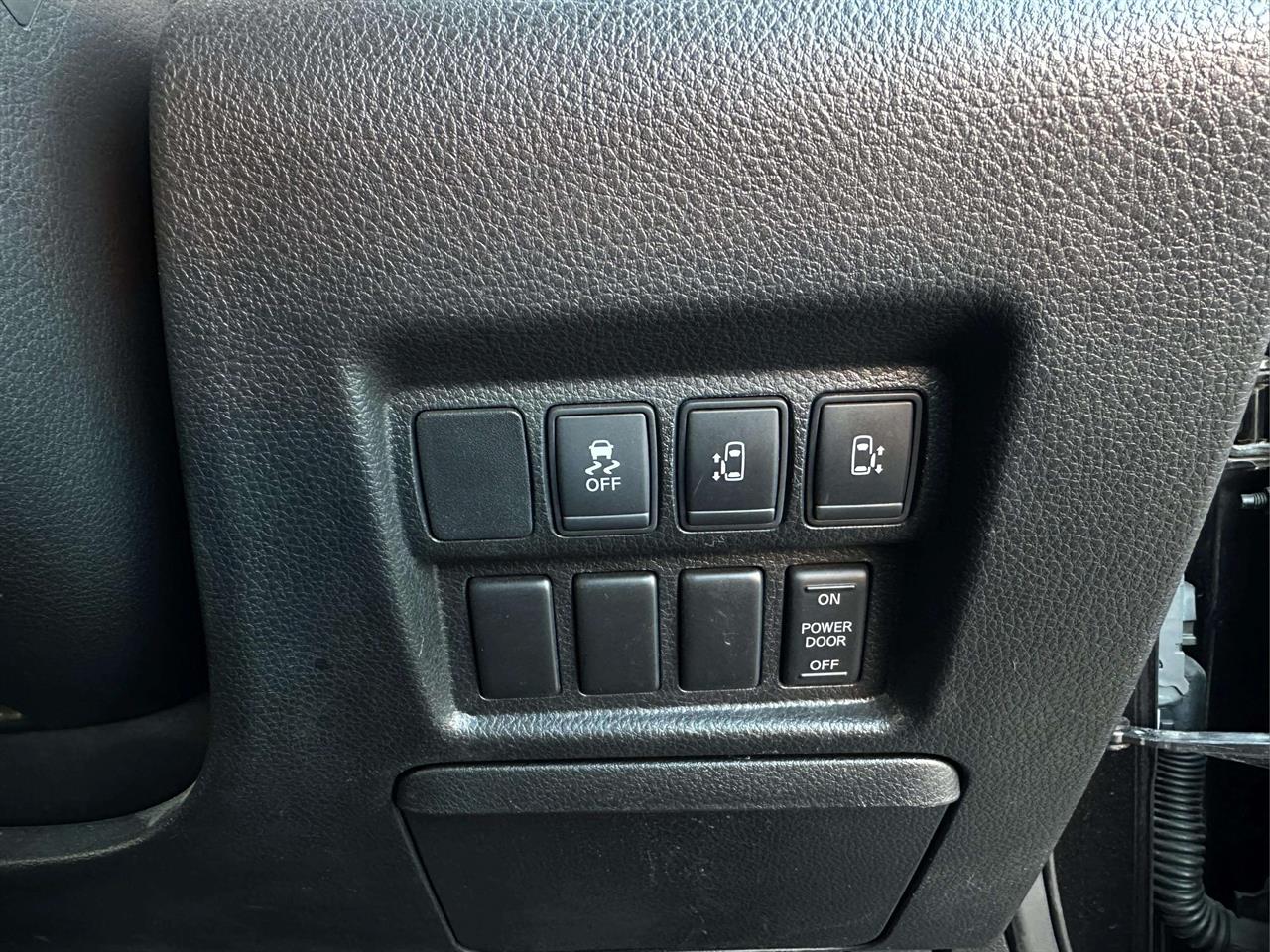 2014 Nissan Elgrand