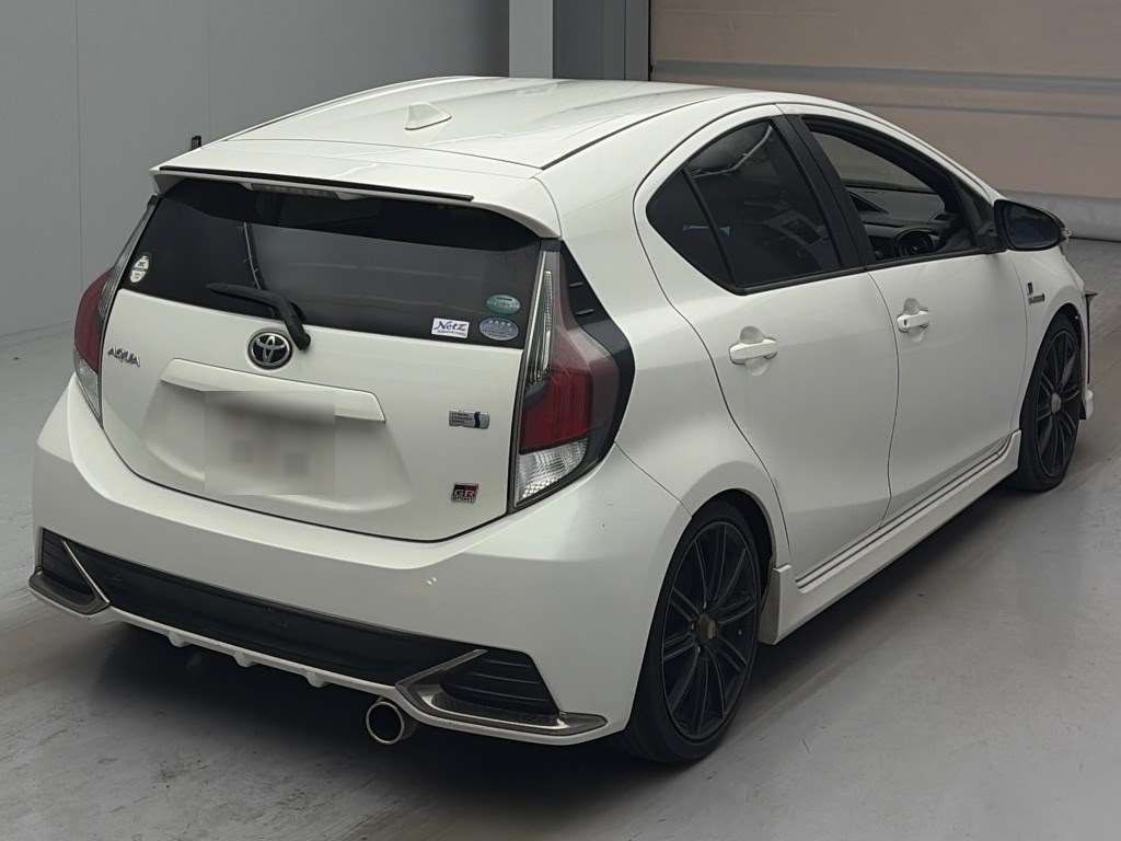 2017 Toyota AQUA