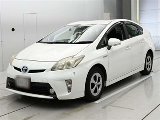 2013 Toyota Prius - Thumbnail