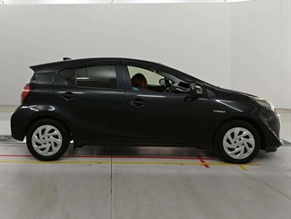 2017 Toyota AQUA - Thumbnail