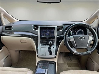 2013 Toyota Alphard - Thumbnail