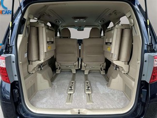 2013 Toyota Alphard - Thumbnail