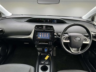 2016 Toyota Prius - Thumbnail