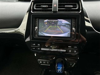 2016 Toyota Prius - Thumbnail