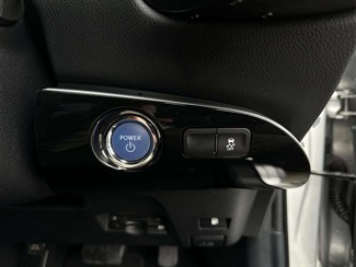 2016 Toyota Prius - Thumbnail