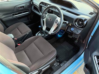 2015 Toyota AQUA - Thumbnail