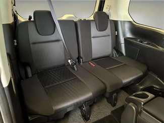 2019 Nissan Serena - Thumbnail